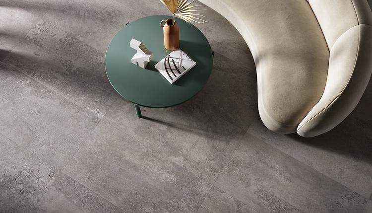 Re-Play Concrete | Emilceramica Porcelain Stoneware Provenza Re-play Concrete Concrete Image Detail Dark Grey Recupero Gallery Image | Emilceramica